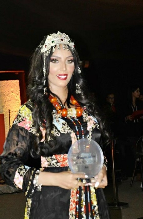 توجت ابتسام بطمة شقيقة الفنانة المغربية دنيا بطمة، كأفضل عارضة أزياء لسنة 2019، بمدينة أكادير